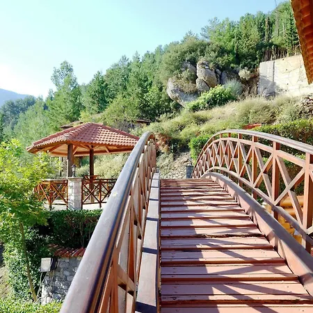 Oneiro Resort Kato Zachlorou